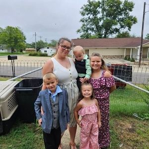 Meet your Posher, Crystal